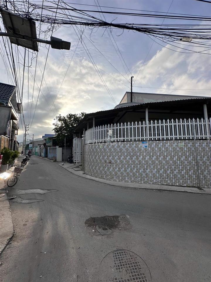 Thay đổi chổ ở nên cần bán gấp nhà chính chủ tại Cà Ná