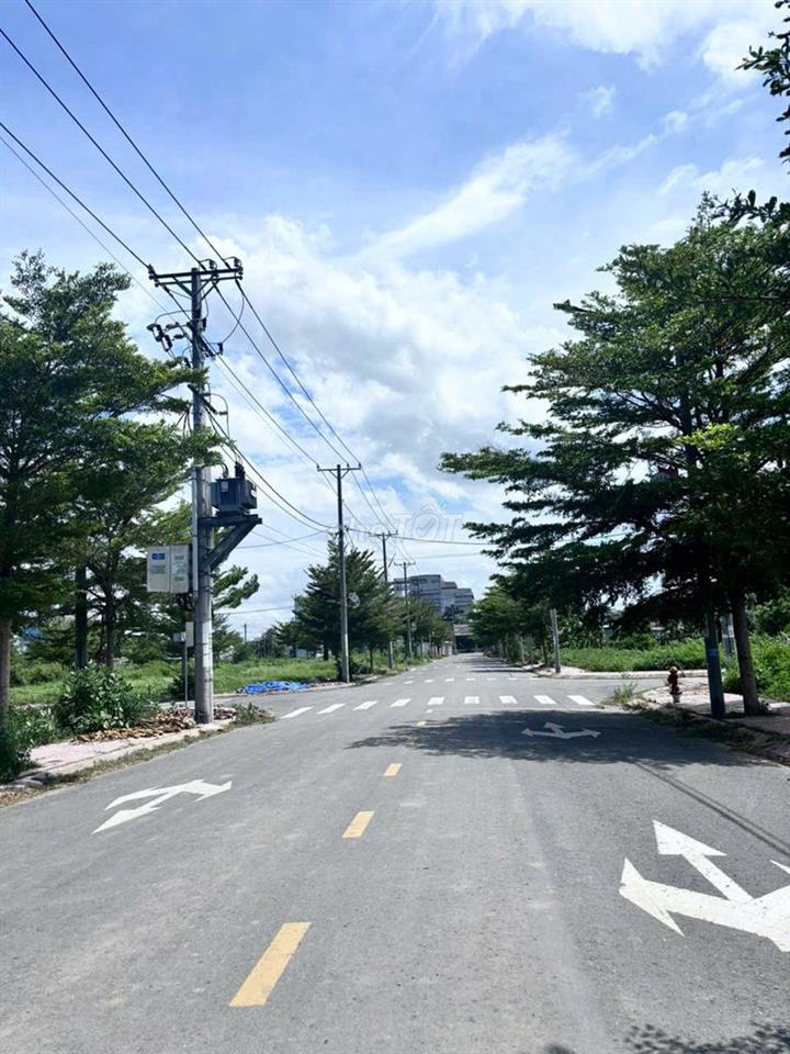 cần bán đất Long Cang