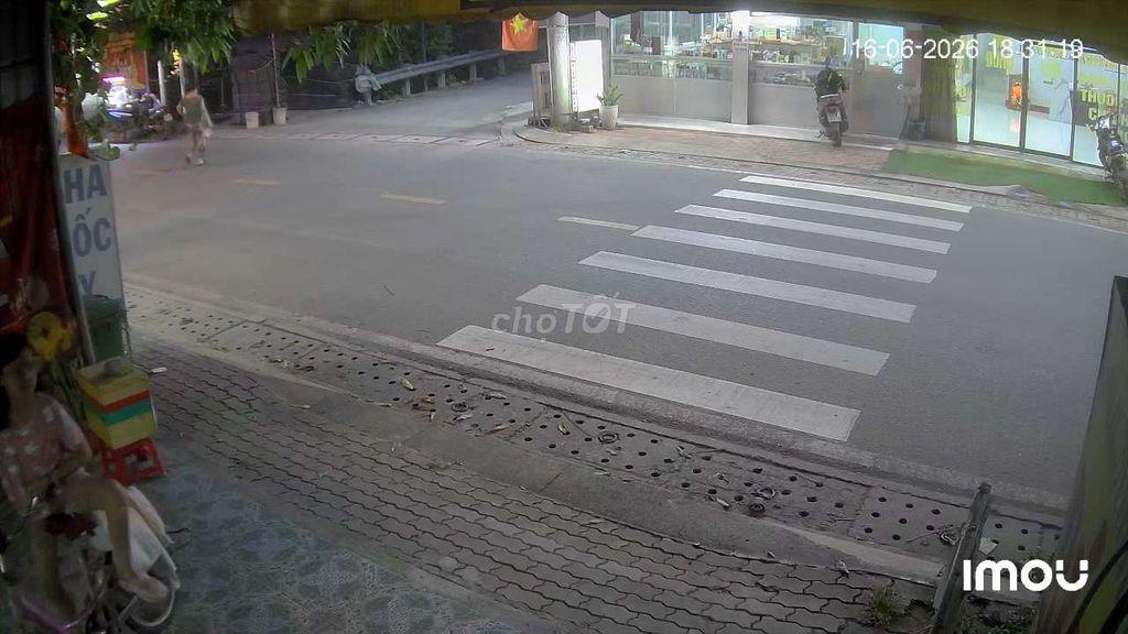 Nhà nguyên căn có gác mát mẻ yên tĩnh