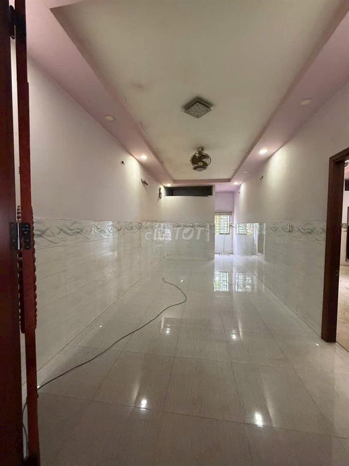 Cho thuê nhà + kho xưởng + đất mặt tiền Quốc Lộ 1A – Bình Chánh