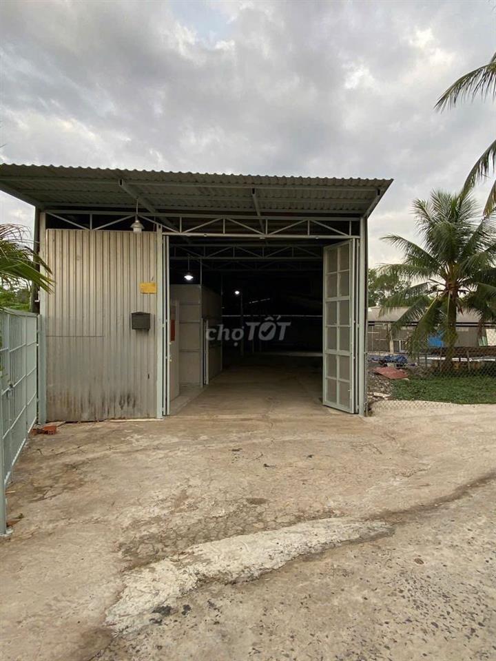 Cho thuê nhà xưởng 500m2, sân rộng 200m2, Gần Cầu rạch Tam, Chợ Đệm BC