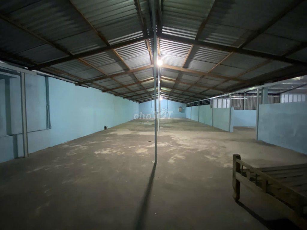 Cho thuê nhà xưởng 500m2, sân rộng 200m2, Gần Cầu rạch Tam, Chợ Đệm BC
