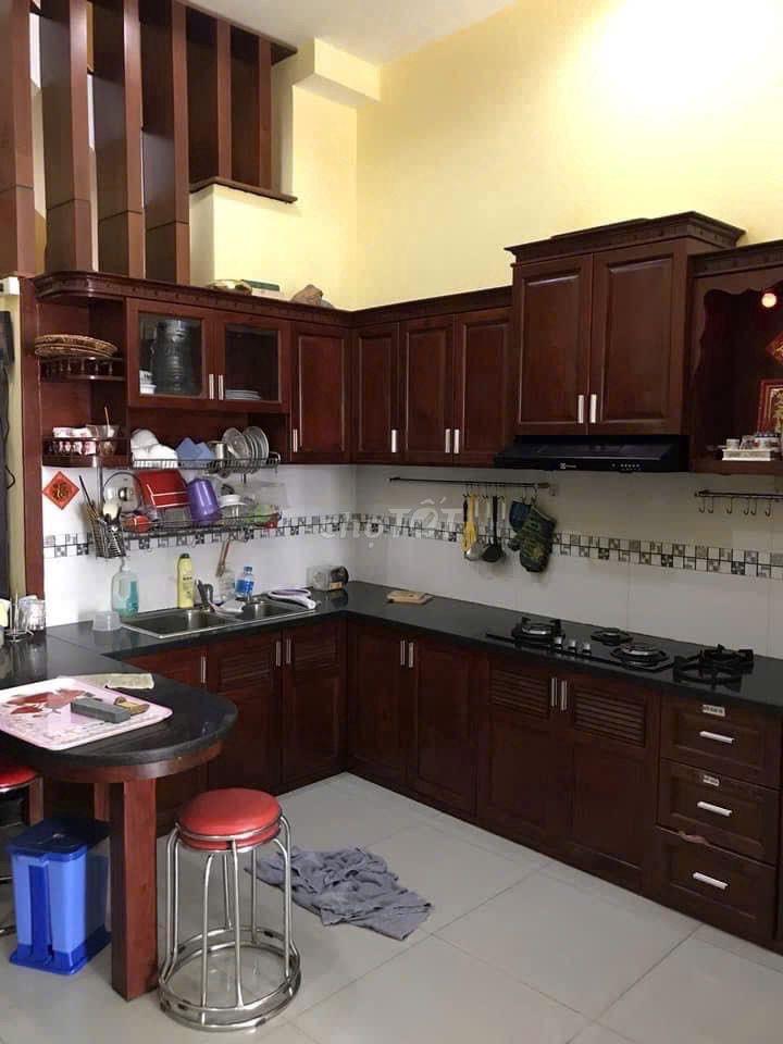 Nhà  Trần  Quang Diệu, quận  3 đủ  tiện  nghi  giá  mềm