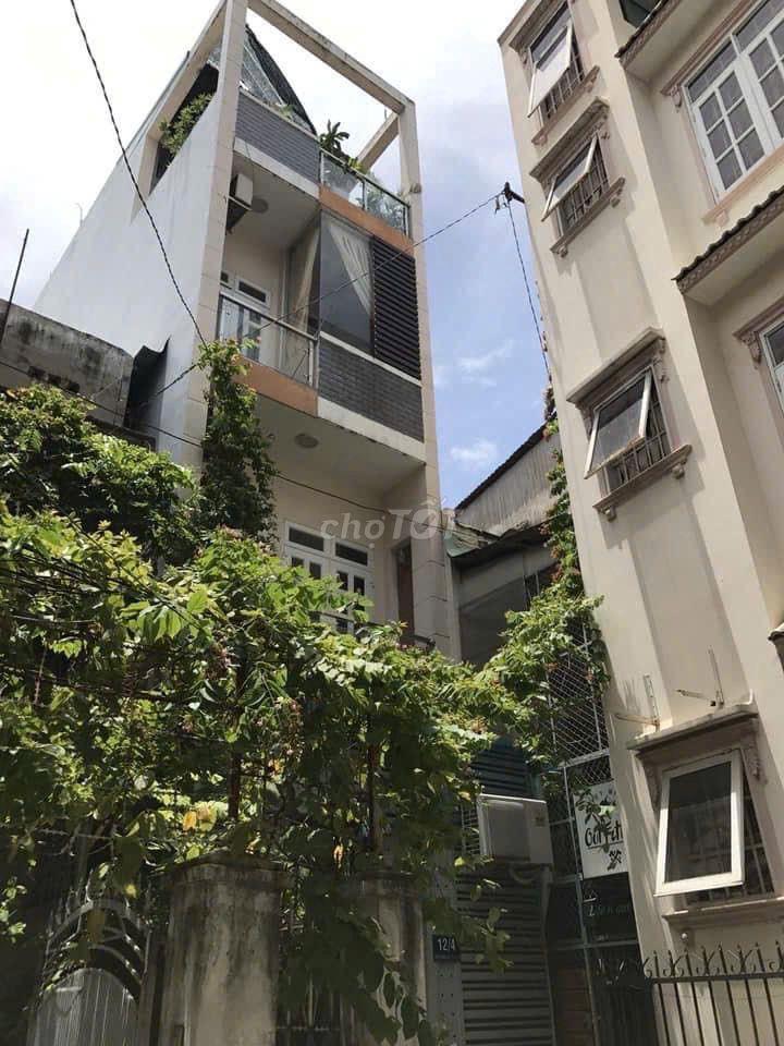 Nhà  Trần  Quang Diệu, quận  3 đủ  tiện  nghi  giá  mềm