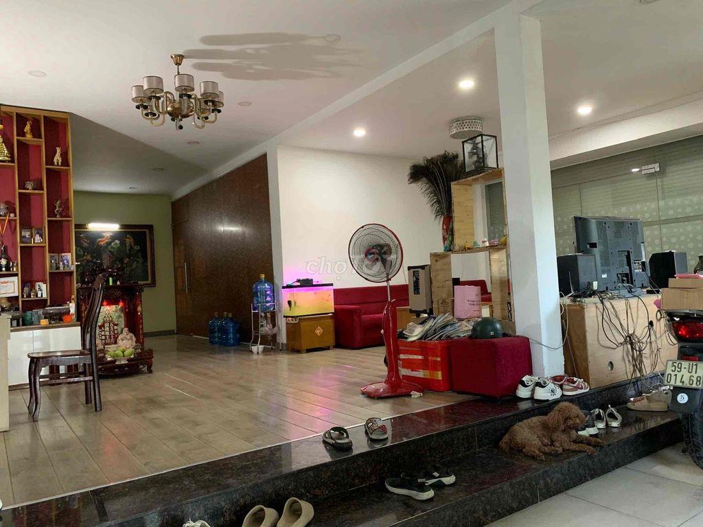 BÁN NHÀ VỊ TRÍ ĐẸP GẦN BẾN XE QUẬN 8
