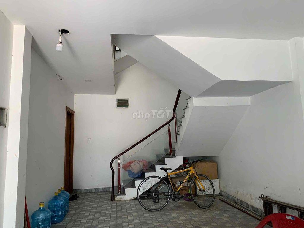 BÁN NHÀ VỊ TRÍ ĐẸP GẦN BẾN XE QUẬN 8