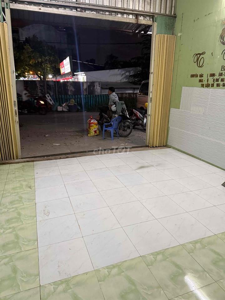 Mặt bằng 🏨❤️✅35m3 Giá 3tr3 Ngã tư Nguyễn Cửu Phú Trần Đại Nghĩa