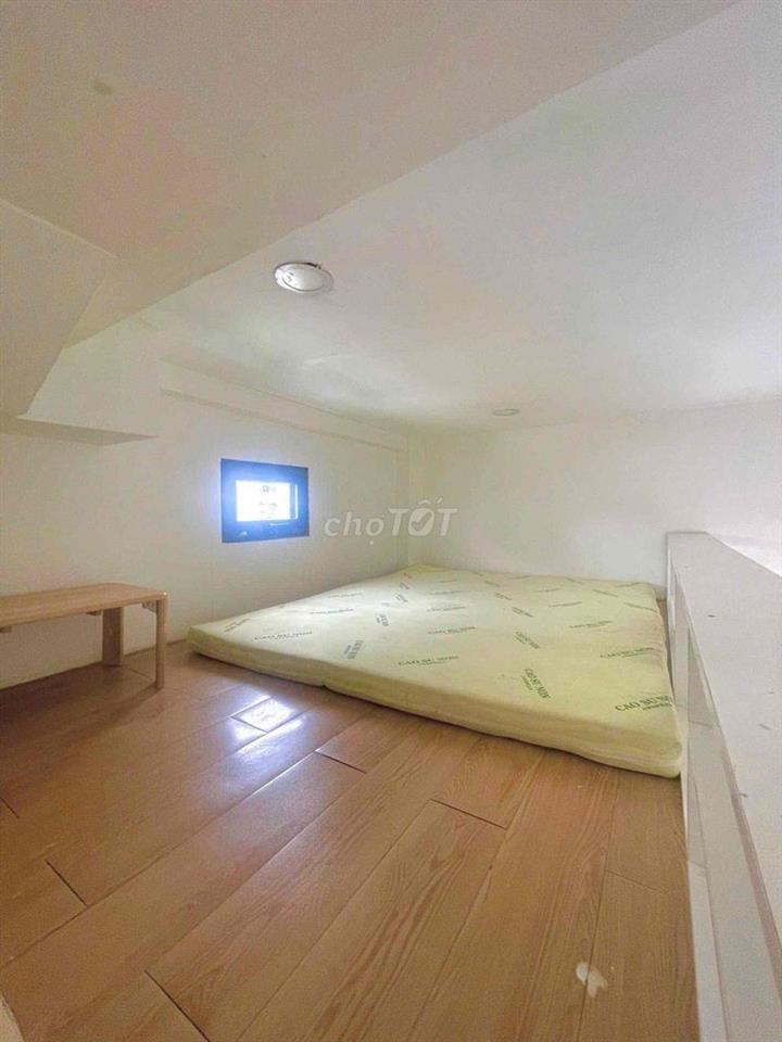 Vừa trống sẵn duplex cửa sổ trời full nội thất gần đại học NTTU