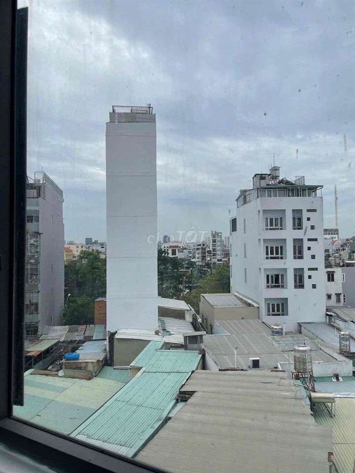 Vừa trống sẵn duplex cửa sổ trời full nội thất gần đại học NTTU