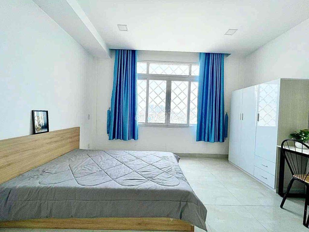 Studio cửa sổ trời full nội thất ngay gần nhà thờ Xóm Chiếu