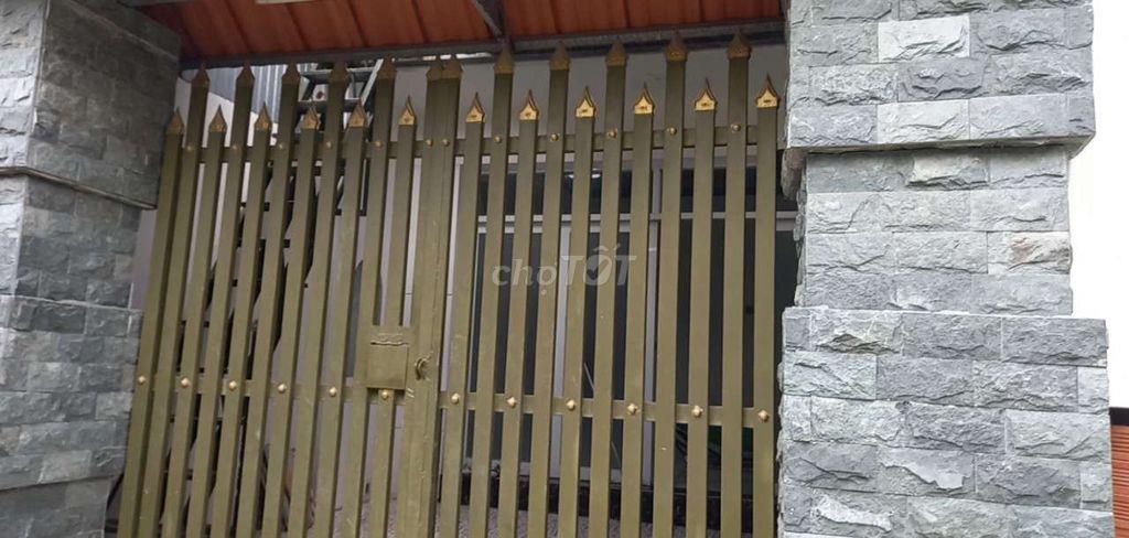 Phòng trọ giá rẻ gần nhà thờ Bình Chánh 1triu den 1 triu 2