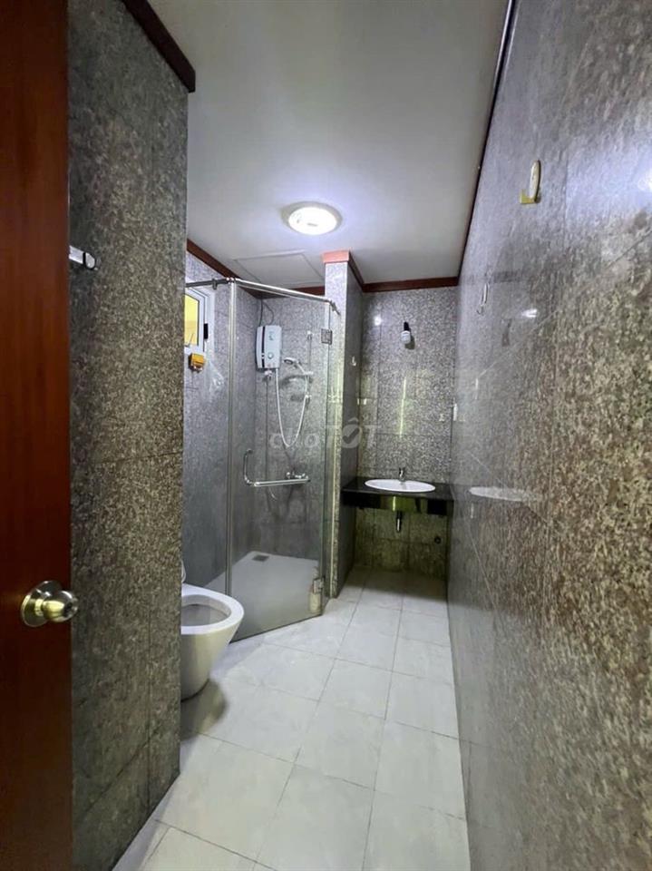 Cho thuê căn hộ Hoàng Anh Thanh Bình ngay Lotte, 2PN 1WC, giá 11tr