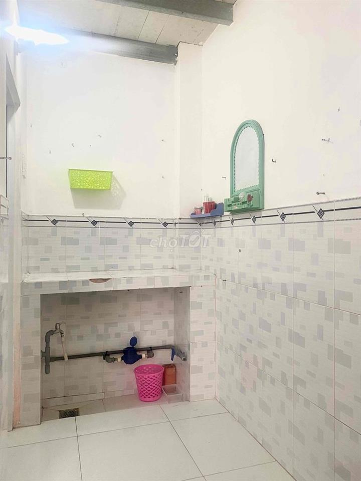 phòng thoáng mát, có gác, balcon gió trời gần BX quận 8. ub bình hưng