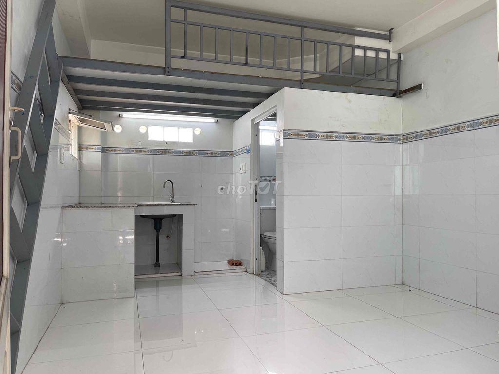 Phòng mới thoáng đẹp, gác rộng.gần kcn Tân Bình, chợ Phạm Đăng Giảng.