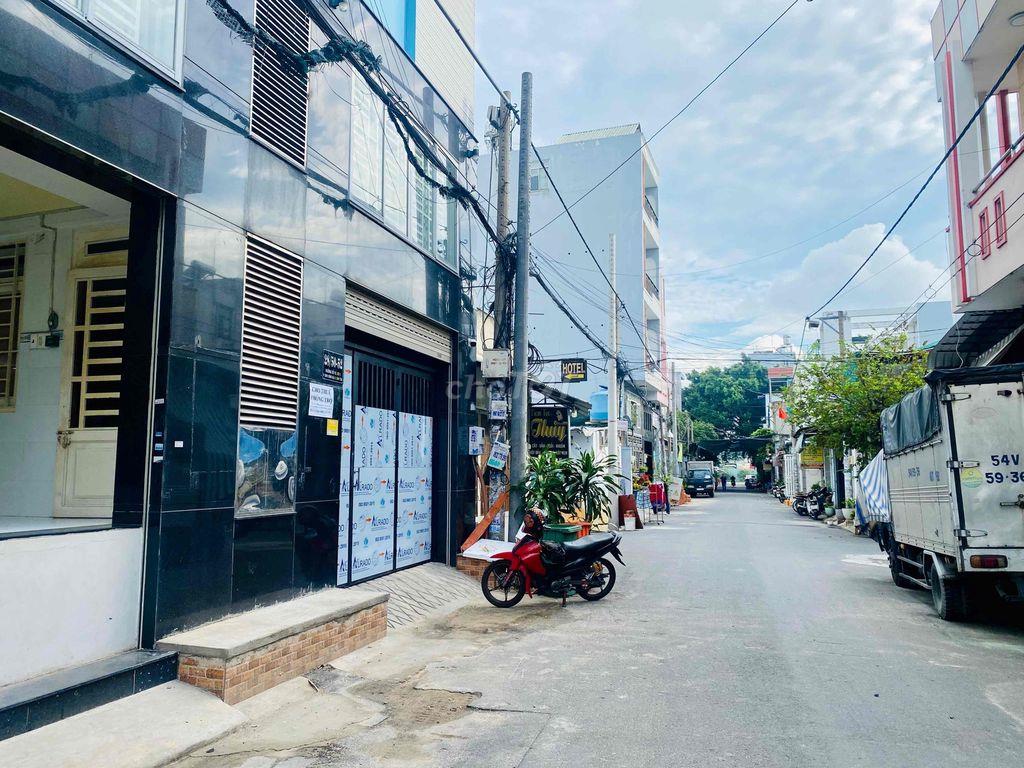 Phòng mới thoáng đẹp, gác rộng.gần kcn Tân Bình, chợ Phạm Đăng Giảng.