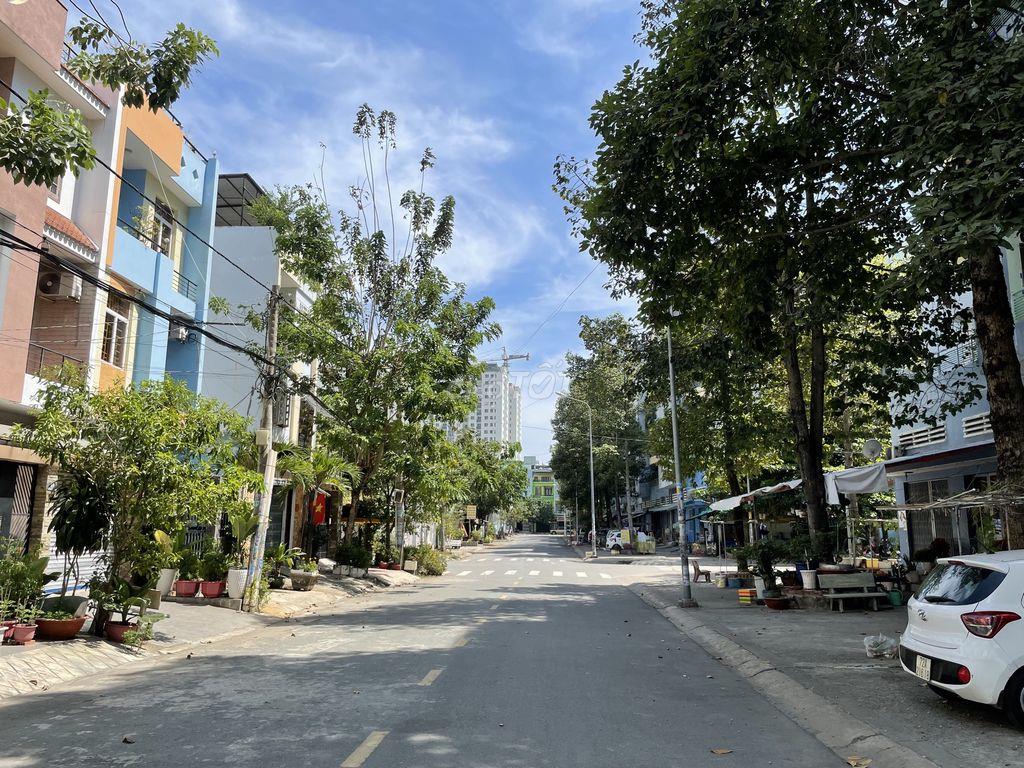 NHÀ MẶT TIỀN  - DT 95M², SÁT TRƯỜNG HỌC, SỔ HỒNG RIÊNG - 10 tỷ
