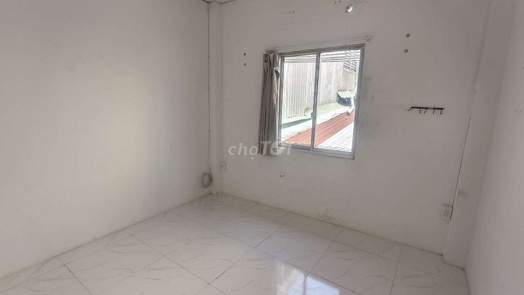 Phòng 2PN + P.khách 40m2, toilet trong phòng