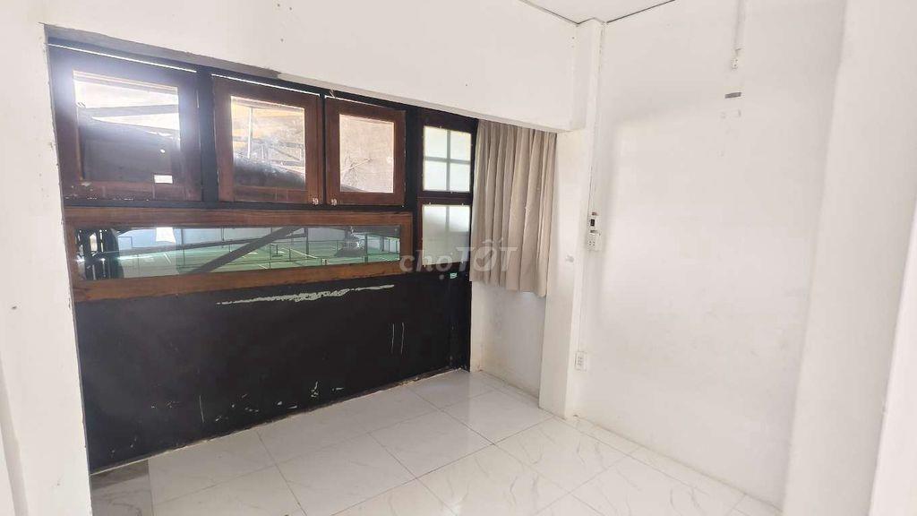Phòng 2PN + P.khách 40m2, toilet trong phòng