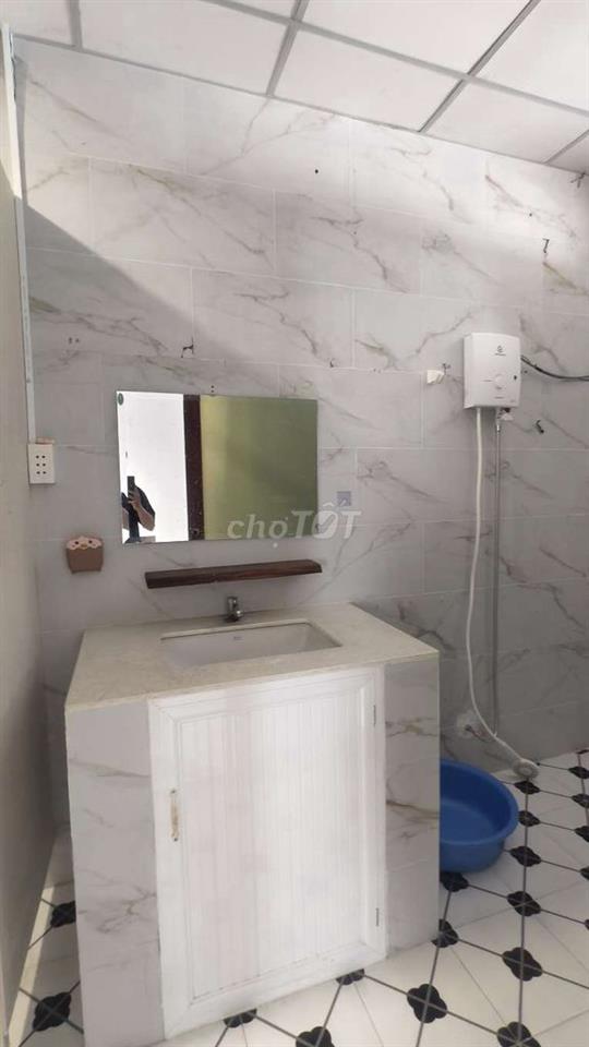 Phòng 2PN + P.khách 40m2, toilet trong phòng