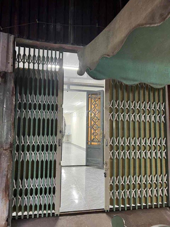 nhà mới mặt tiền rộng có thể kinh doanh đủ các loại dich vụ