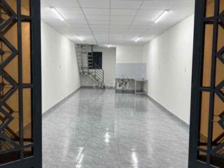 nhà mới mặt tiền rộng có thể kinh doanh đủ các loại dich vụ