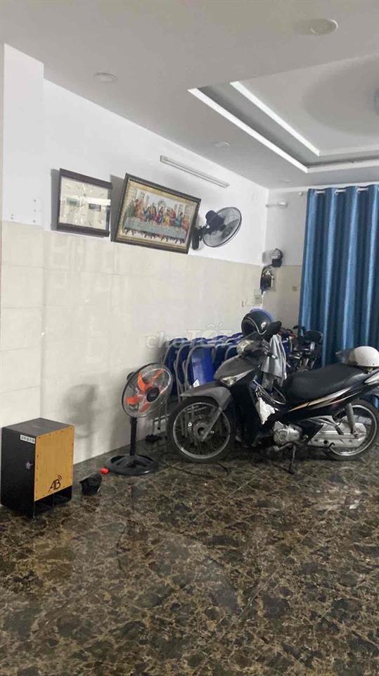 Tuyển sinh viên Cơ đốc hỗ trợ ở