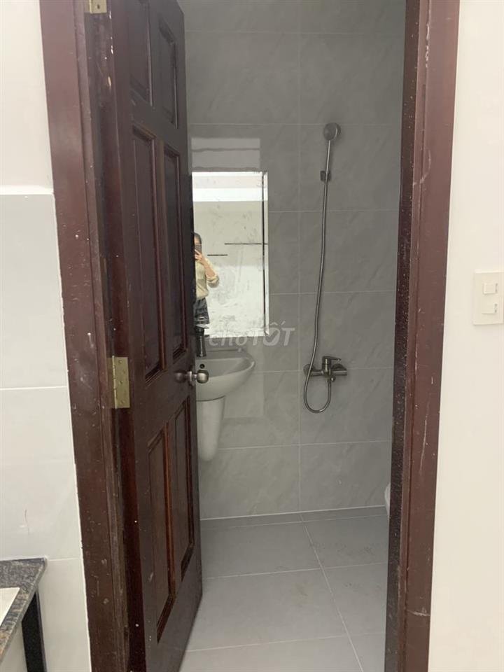 Tìm bạn nữ ở ghép