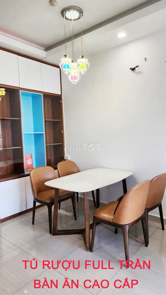 Chính Chủ bán căn hộ view hồ bơi 2PN, 2WC full nội thất cao cấp