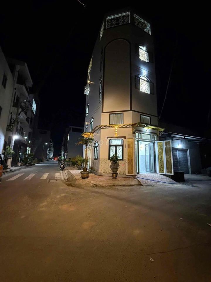 nhà lô góc tây lân chính chủ bán