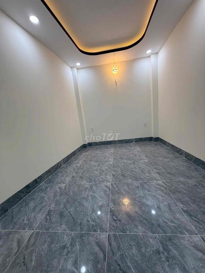 nhà lô góc tây lân chính chủ bán