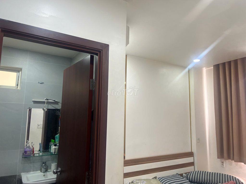 CHÍNH CHỦ BÁN CĂN HỘ CÒN MỚI, DỌN VÀO Ở NGAY, TIẾP NGƯỜI THIỆN CHÍ