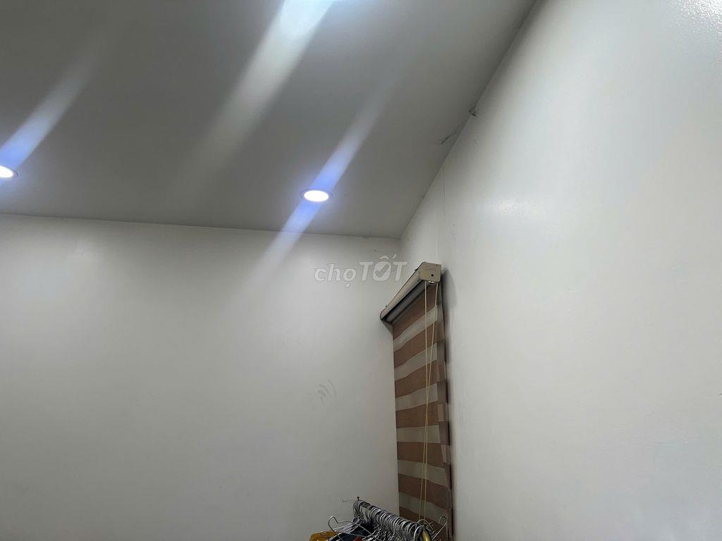 CHÍNH CHỦ BÁN CĂN HỘ CÒN MỚI, DỌN VÀO Ở NGAY, TIẾP NGƯỜI THIỆN CHÍ