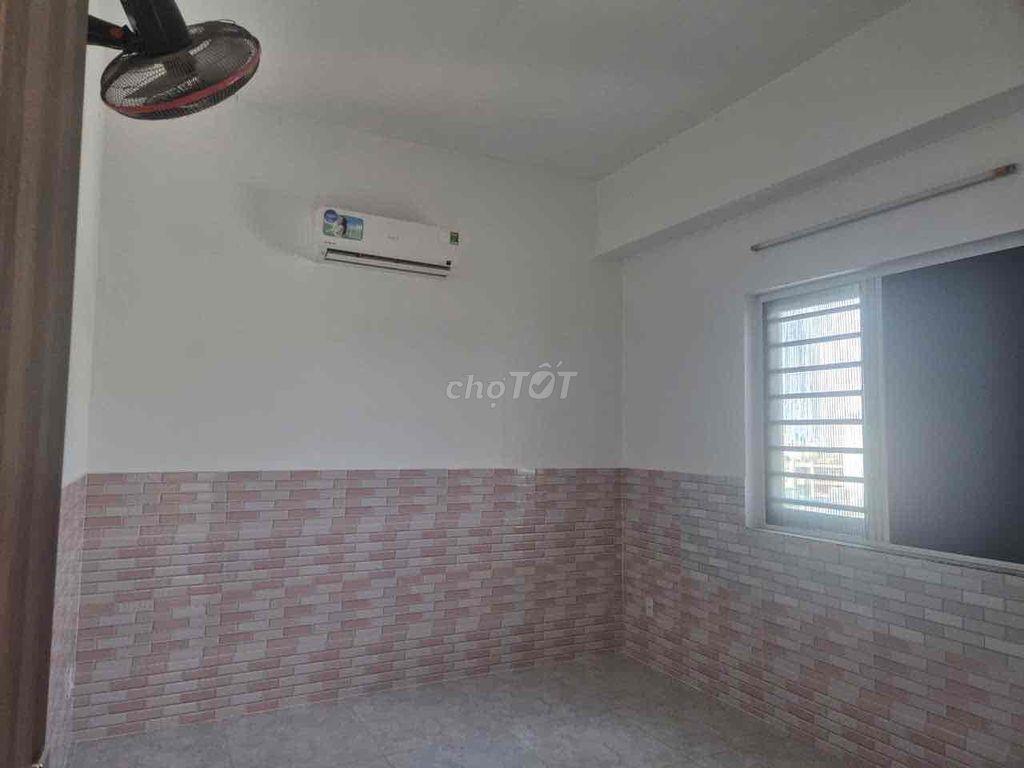 Cần bán nhanh căn hộ chung cư Phú Thọ, quận 11, căn góc 66m2 2PN-1WC
