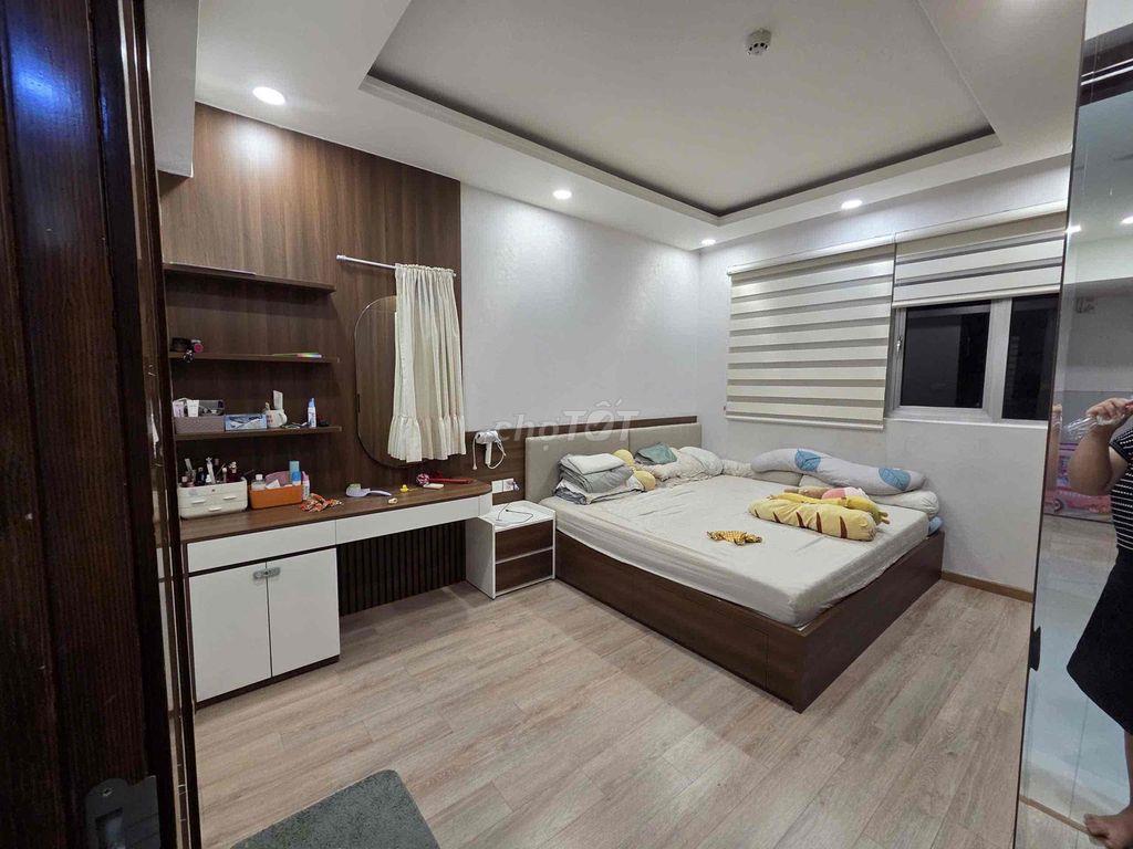 Giá ngộp, bán căn hộ Ruby Celadon city, 93m2 3PN-2WC Full nội thất SHR