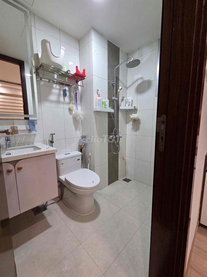 Giá ngộp, bán căn hộ Ruby Celadon city, 93m2 3PN-2WC Full nội thất SHR