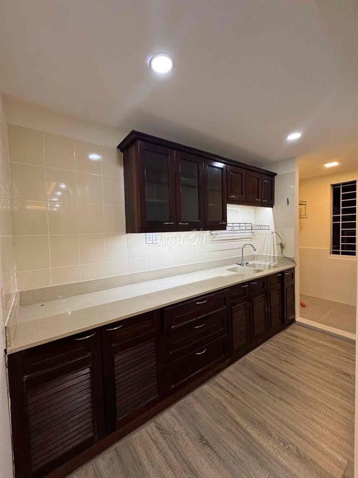 Cho thuê căn hộ Bàu Cát 2, Tân Bình, 70m2 2PN -2WC NTCB giá chỉ 10tr