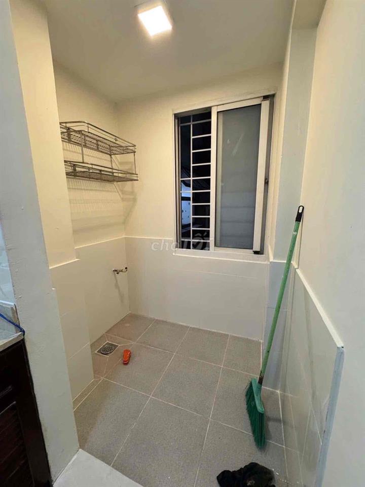 Cho thuê căn hộ Bàu Cát 2, Tân Bình, 70m2 2PN -2WC NTCB giá chỉ 10tr