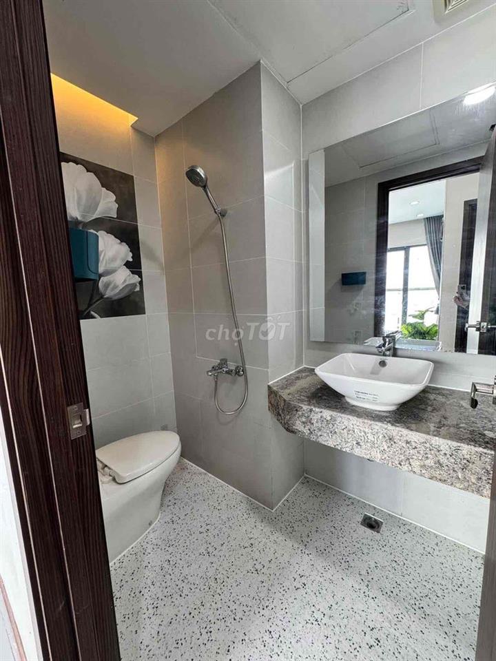 Kẹt tiền cần bán gấp căn hộ Cao Ốc Res 11, Sổ Hồng, 73m2 2PN- nhà mới