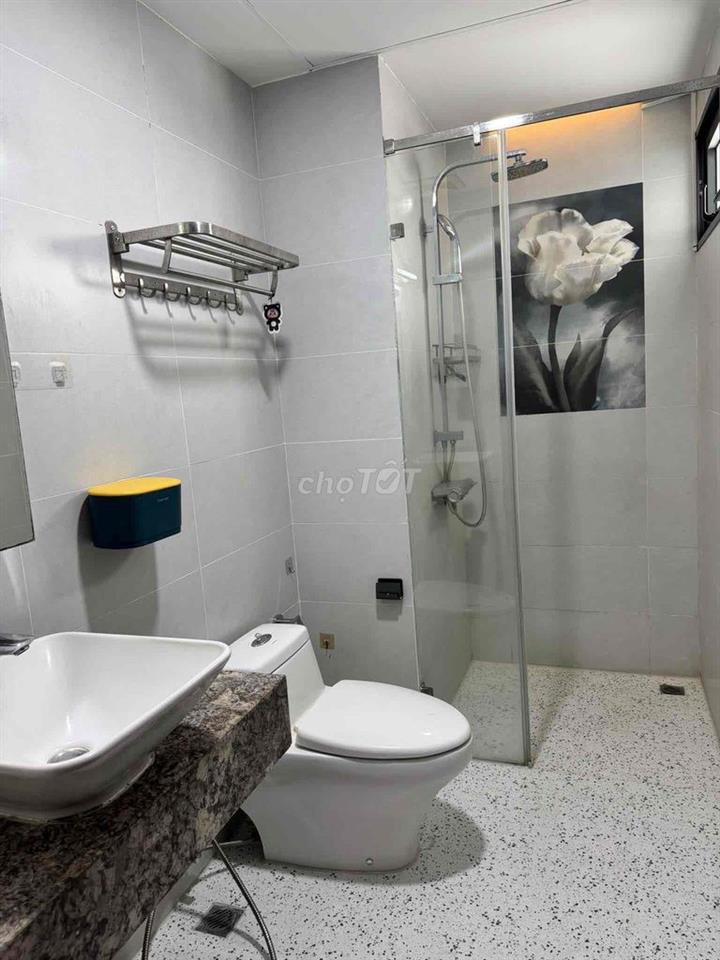 Kẹt tiền cần bán gấp căn hộ Cao Ốc Res 11, Sổ Hồng, 73m2 2PN- nhà mới