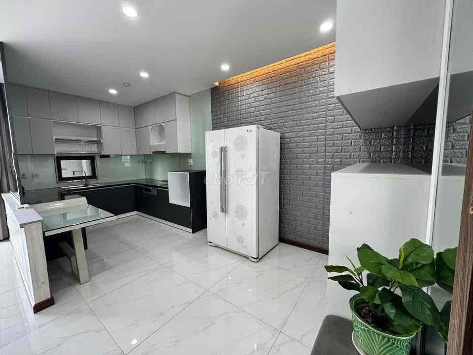 Kẹt tiền cần bán gấp căn hộ Cao Ốc Res 11, Sổ Hồng, 73m2 2PN- nhà mới