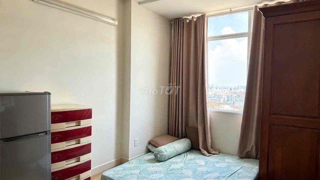 Cần bán gấp căn hộ chung cư Hoa Sen, ngay đầm sen, 65m2 2PN 2WC có SHR