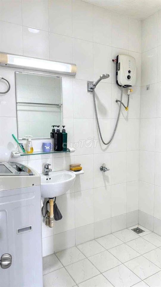 Bán gấp căn hộ Hoa Sen, quận 11, ngay Đầm Sen, 65m2 2PN-2WC có Sổ Hồng