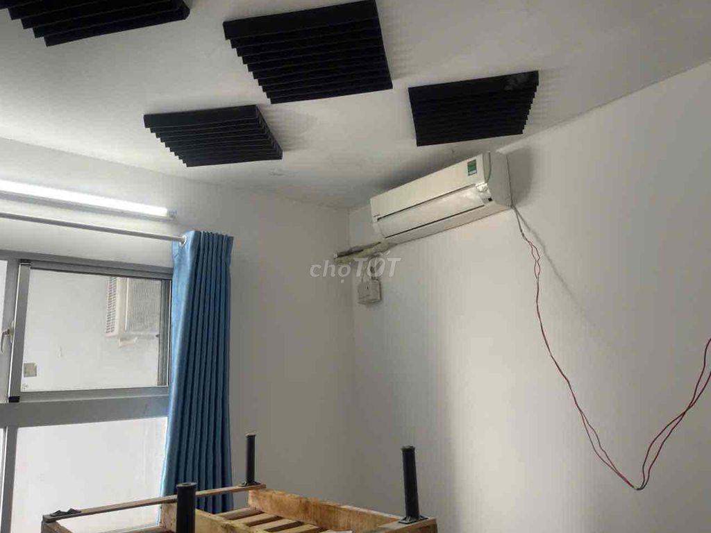 Cho thuê căn hộ Bàu Cát 2- Thang Máy, 60m2 2PN-2WC có NT cơ bản ở Liền