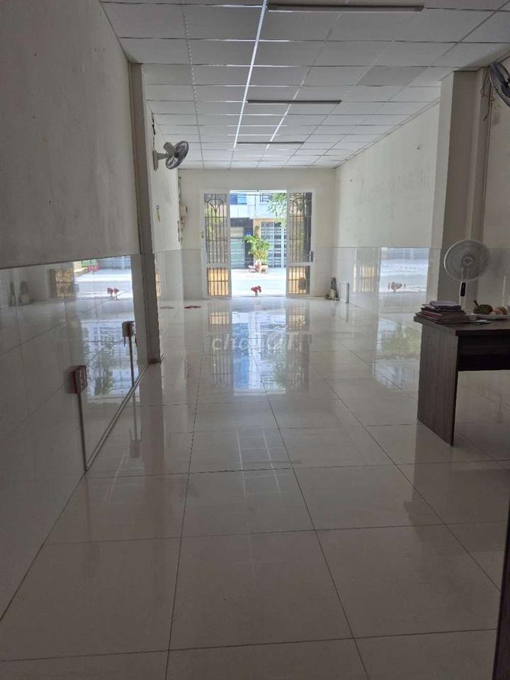 cho thuê mặt bằng tầng trệt 
