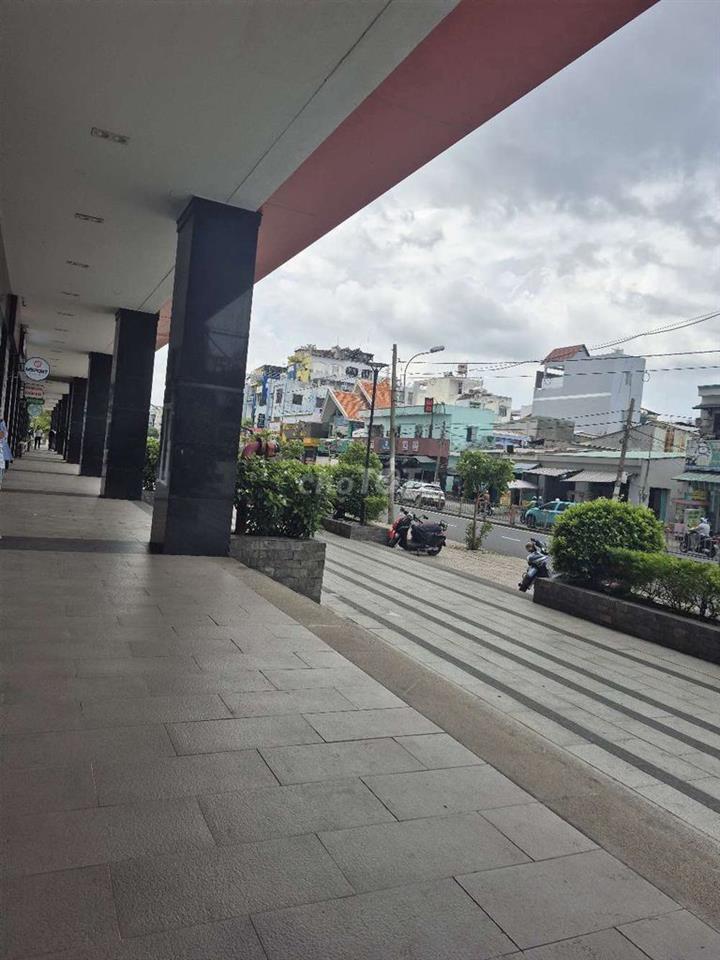 Bán hoặc cho thuê 