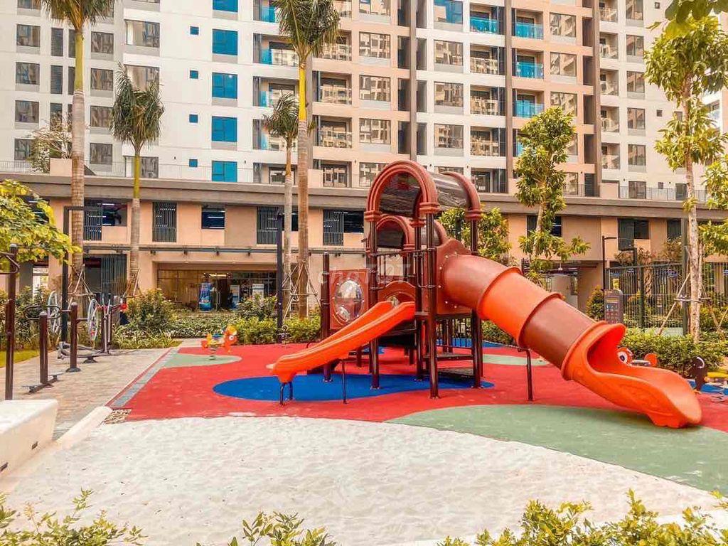 Bán căn 2PN view hồ bơi giá chỉ 4 tỷ 2. View hướng mát, đã có sổ hồng