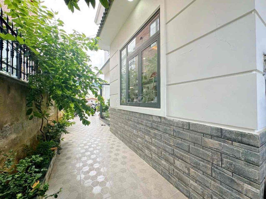 VILLA ĐẸP ĐÀ LẠT – XE HƠI TỚI TẬN NHÀ – 5 PHÒNG NGỦ – SỔ HỒNG RIÊNG