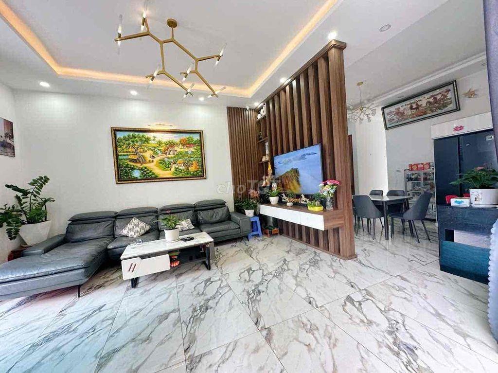 VILLA ĐẸP ĐÀ LẠT – XE HƠI TỚI TẬN NHÀ – 5 PHÒNG NGỦ – SỔ HỒNG RIÊNG