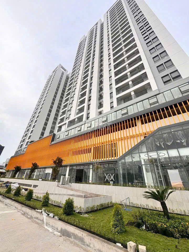 CHO THUÊ CĂN HỘ 2PN CC AURORA Q8 CÓ RÈM GIÀN PHƠI MÁY LẠNH GIÁ 9TR 