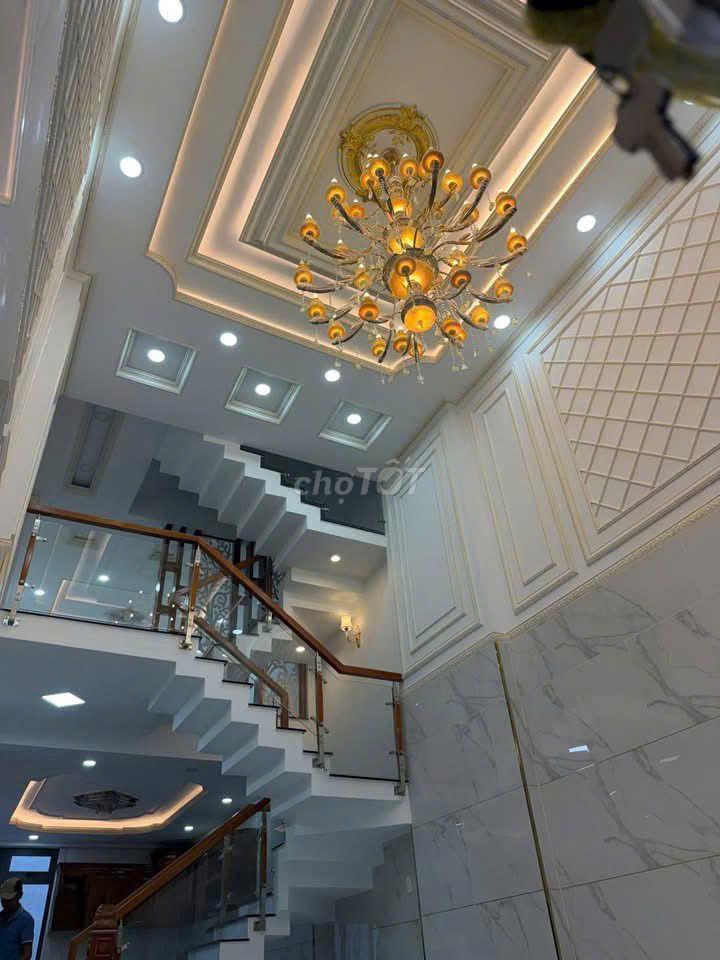 CHO THUÊ NHÀ LIỀN KỀ ĐƯỜNG PHÚ ĐỊNH LIỀN KỀ Q6, 175M2 GIÁ 15TR